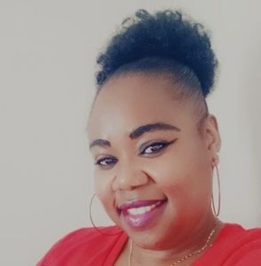 Meet your Posher, Caroline